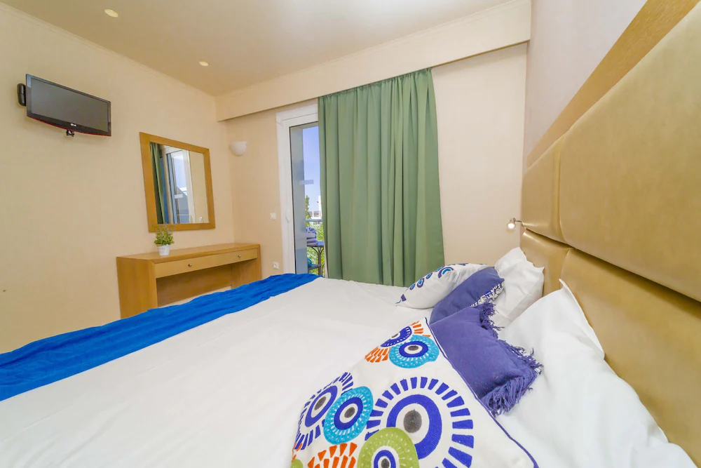 Amaryllis Beach Front Hotel