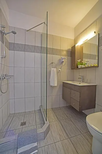 Palapart Gikas Studios and Suites