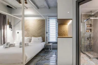 Blue Carpet Luxury Suites