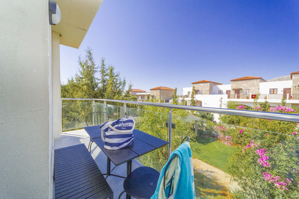 Amaryllis Beach Front Hotel