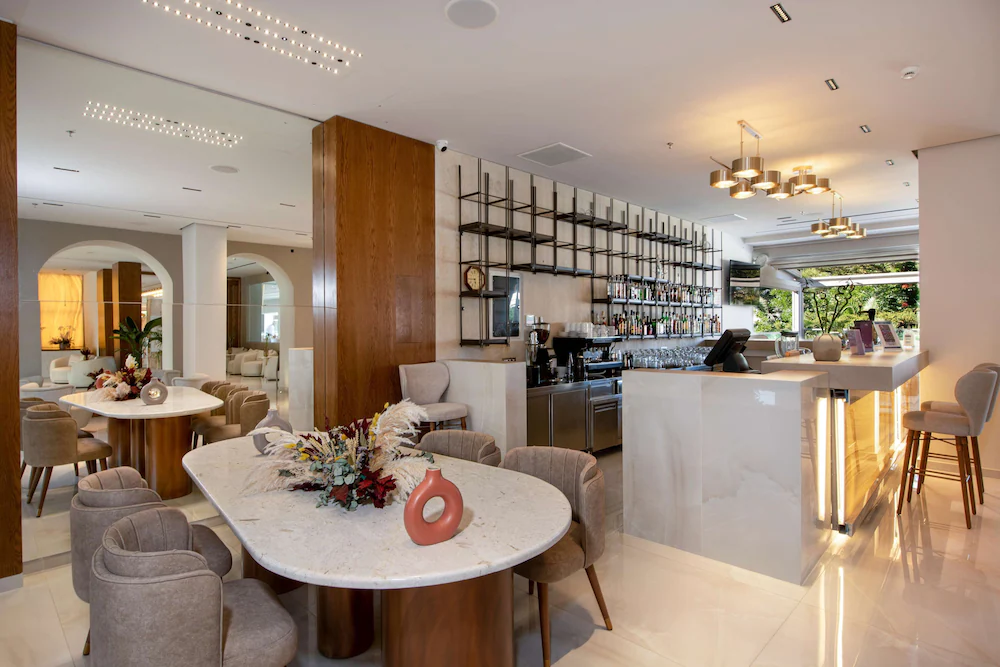 Vantaris Palace Hotel