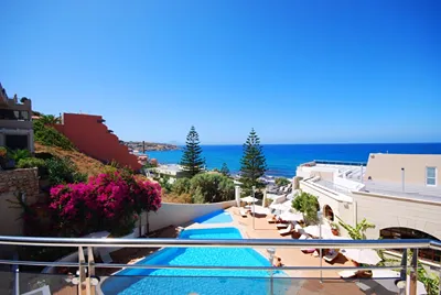 Macaris Suites & Spa