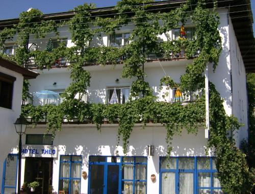 Theo Hotel
