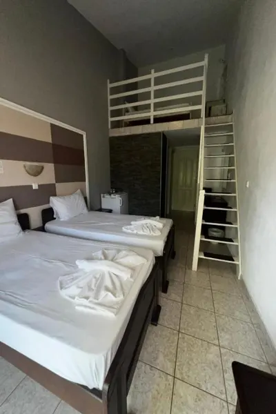 Ellas Hotel