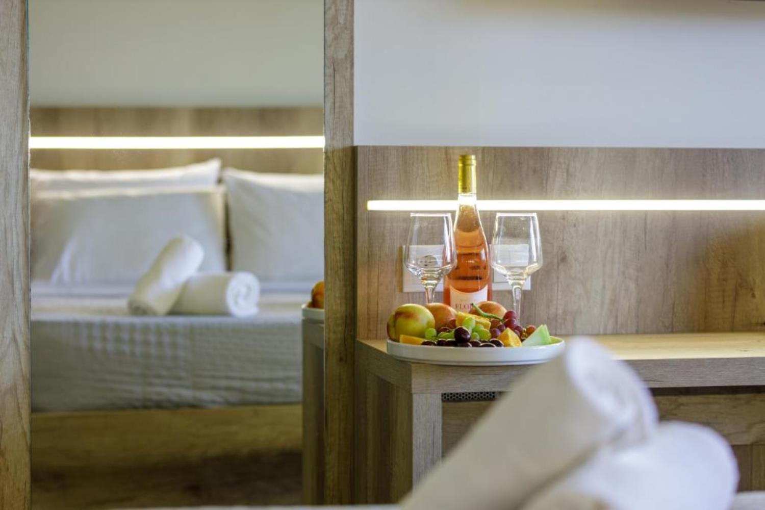 Yakinthos Hotel