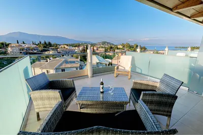 Palapart Gikas Studios and Suites