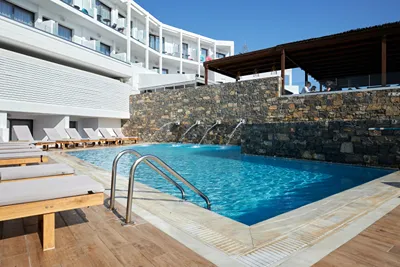 Amounda Bay Hotel