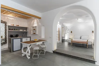 Numa Santorini