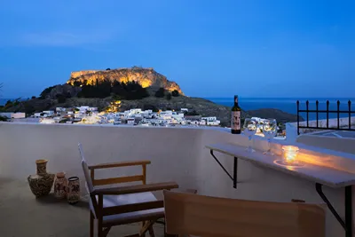 Arte Lindos Suites