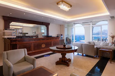 Avalon Palace Hotel