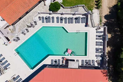 Arya Hotel