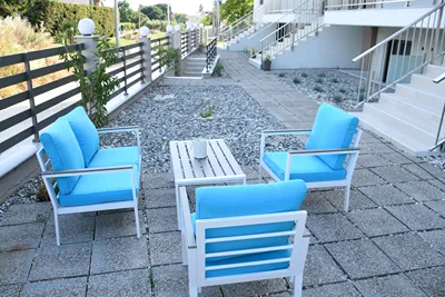 Theano Luxury Suites