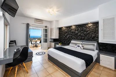Plastiras Rooms Santorini