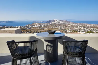 Luna Santorini Suites