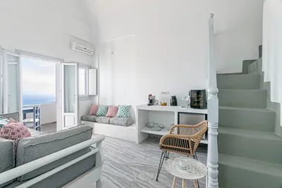 Phaos Santorini Suites