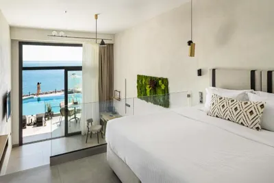 Akrotiri Olympos Luxury Suites