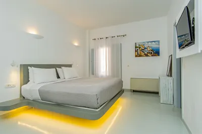 Central Fira Suites