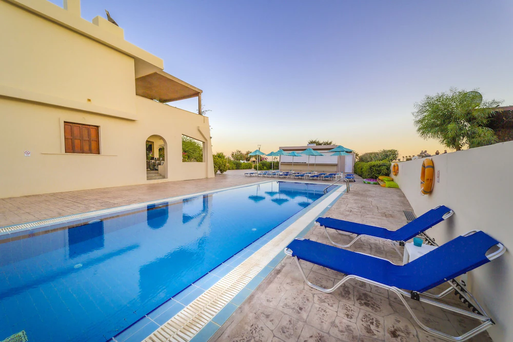 Amaryllis Beach Front Hotel