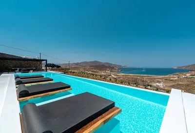 Live and Travel Greece
