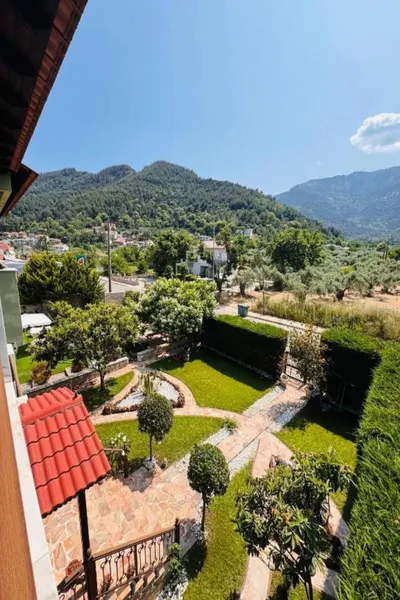 Anassa Studios