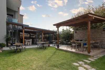 Vrahakia Hotel