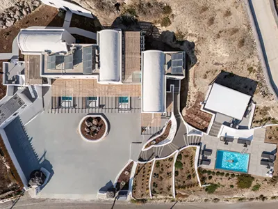 Ble Suites Santorini