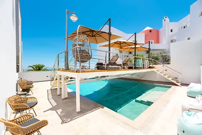 Deluxe Suites Santorini