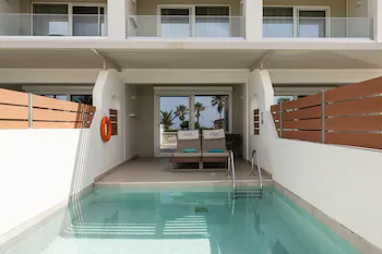 Vantaris Palace Hotel