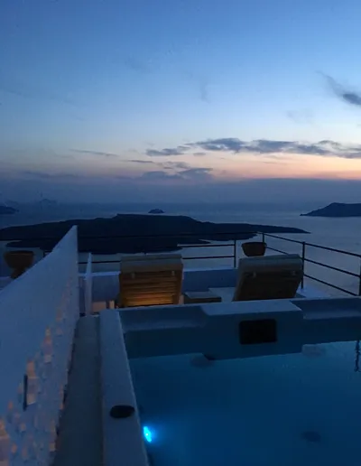 Amelot Art Suites Santorini