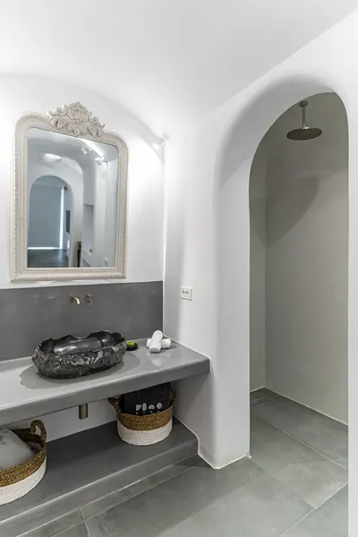Numa Santorini