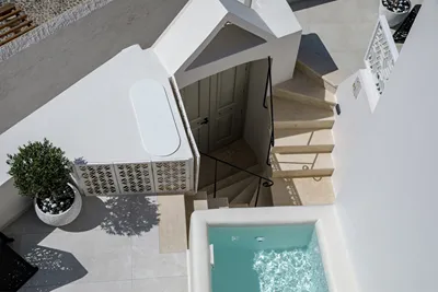 La Madeleine Oia Suites & Caves