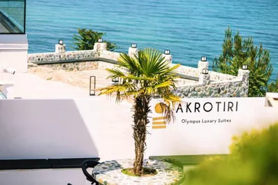 Akrotiri Olympos Luxury Suites