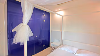 HOTEL MACEDON