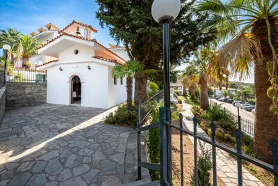 ARISTOTELES HOLIDAY RESORT & SPA