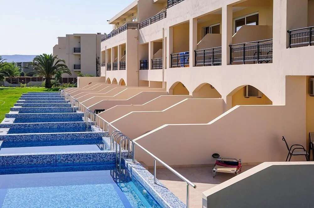 Vantaris Palace Hotel