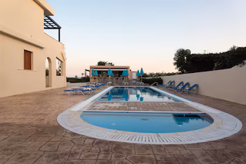 Amaryllis Beach Front Hotel