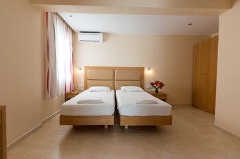 Amaryllis Beach Front Hotel