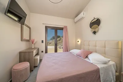 Beachfront Villa Fteri