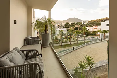 Lazar Lux Suites
