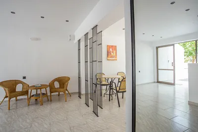NIKOS BnB