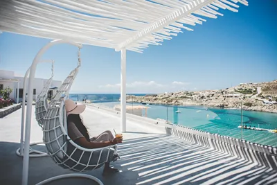 Super Paradise Hotel