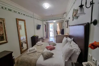 Enavlion Hotel