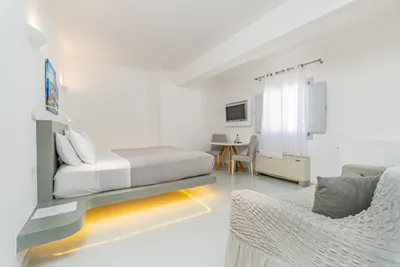 Central Fira Suites