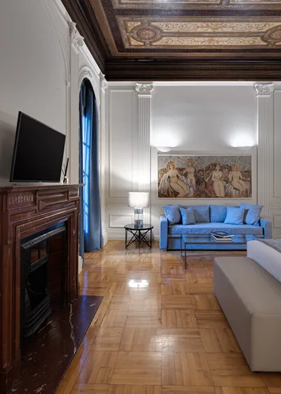 33 Solonos Suites