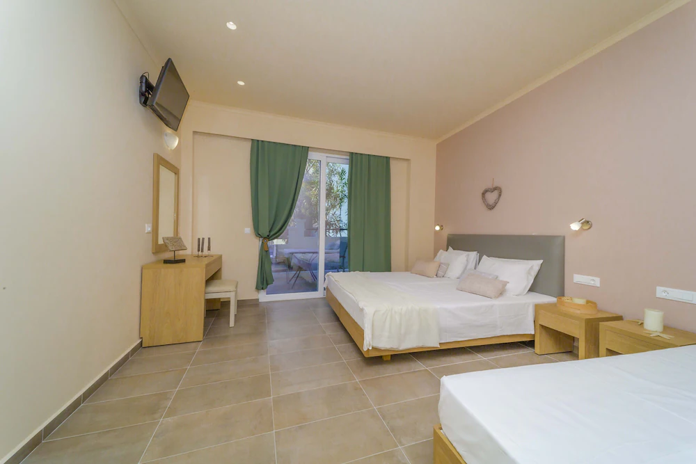 Amaryllis Beach Front Hotel