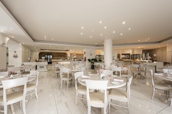 Vantaris Palace Hotel