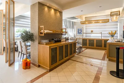 Zante Plaza Hotel & Apartments