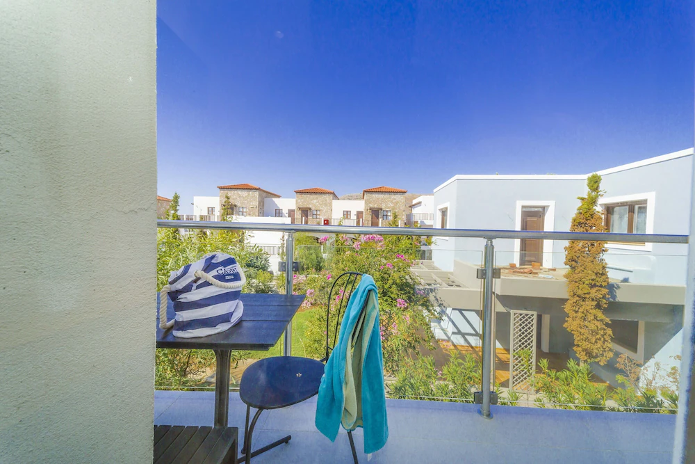 Amaryllis Beach Front Hotel