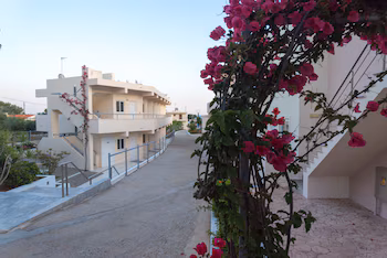 Amaryllis Beach Front Hotel
