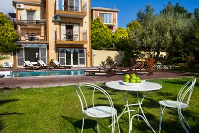 3 Queens Villas